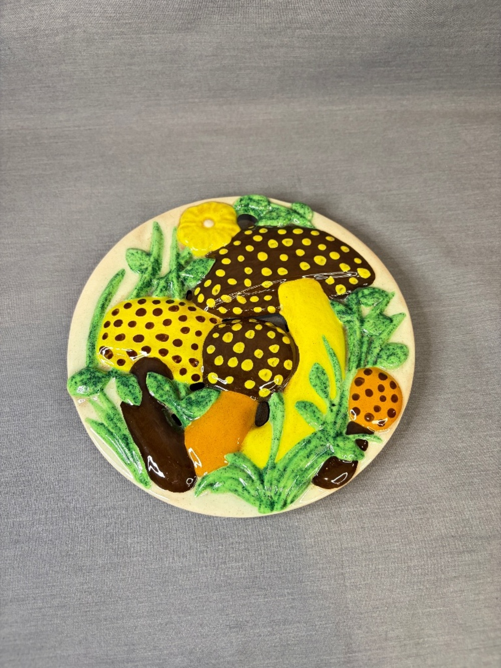 Arnels Ceramic Mushroom Trivet Wall Hang Decor 1970's Vintage MCM Retro
